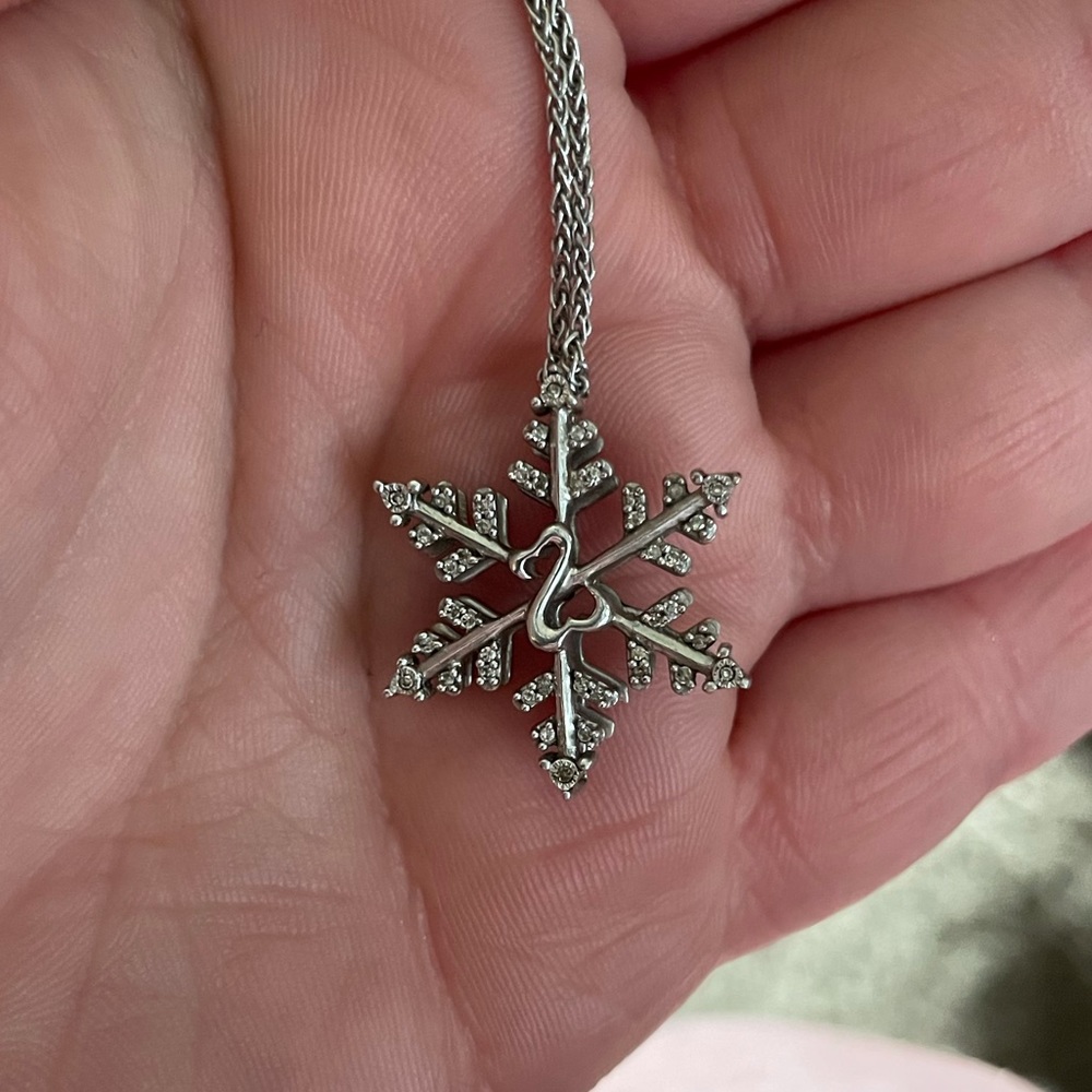 Open heart snowflake